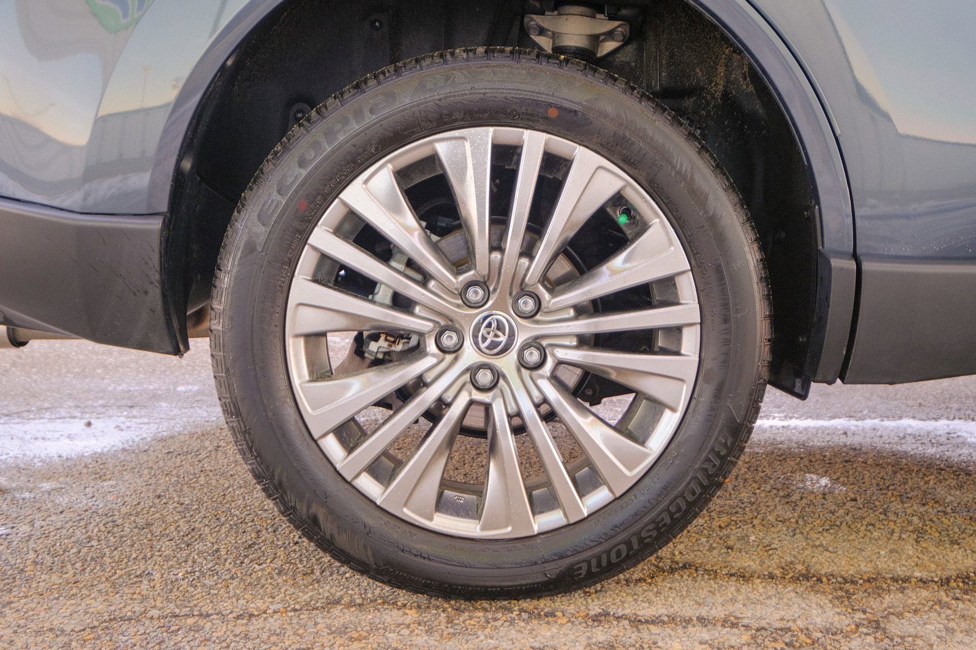 Used 2023 Toyota Venza XLE image 44