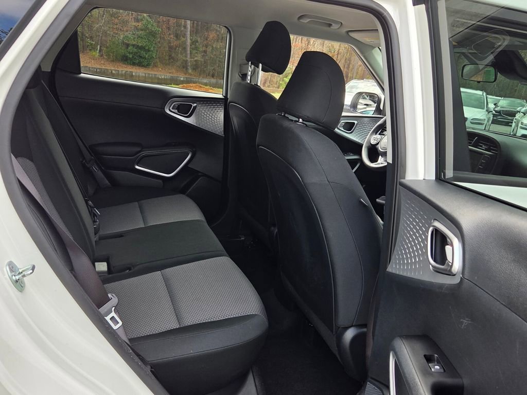 Used 2025 Kia Soul LX image 14