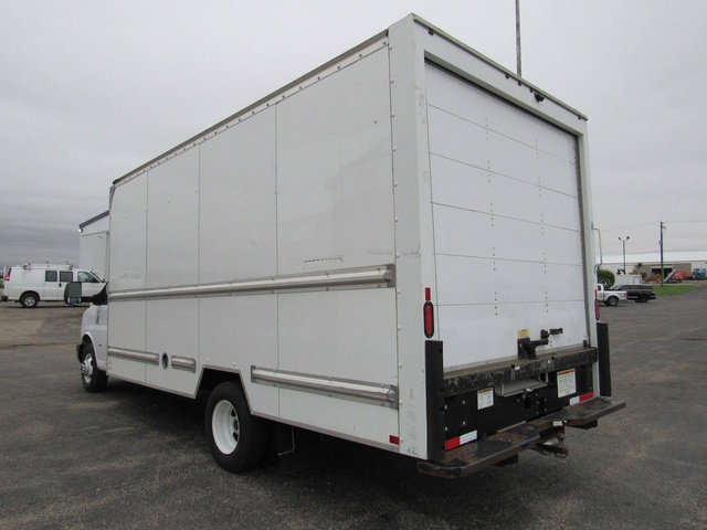 Used 2021 GMC Savana 3500 Extended w/ Power Convenience Package RWD image 5