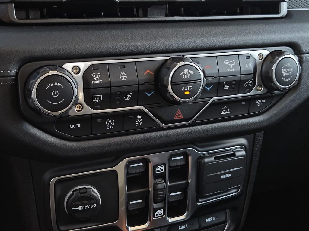New 2025 Jeep Gladiator Rubicon w/ Convenience Group image 12