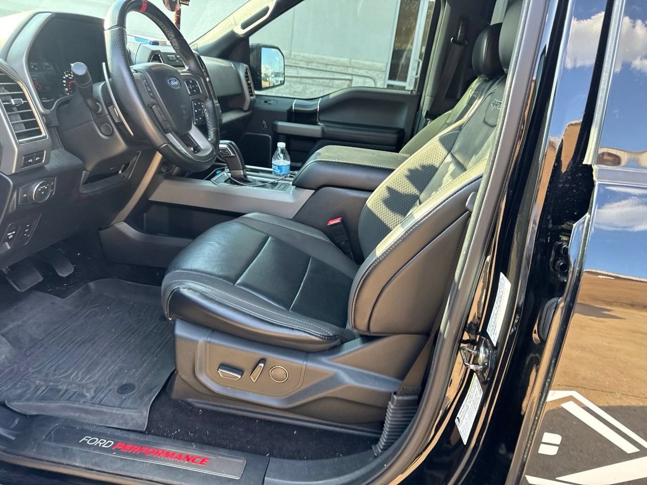 Used 2019 Ford F150 Raptor w/ Equipment Group 802A Luxury AWD/4WD image 9