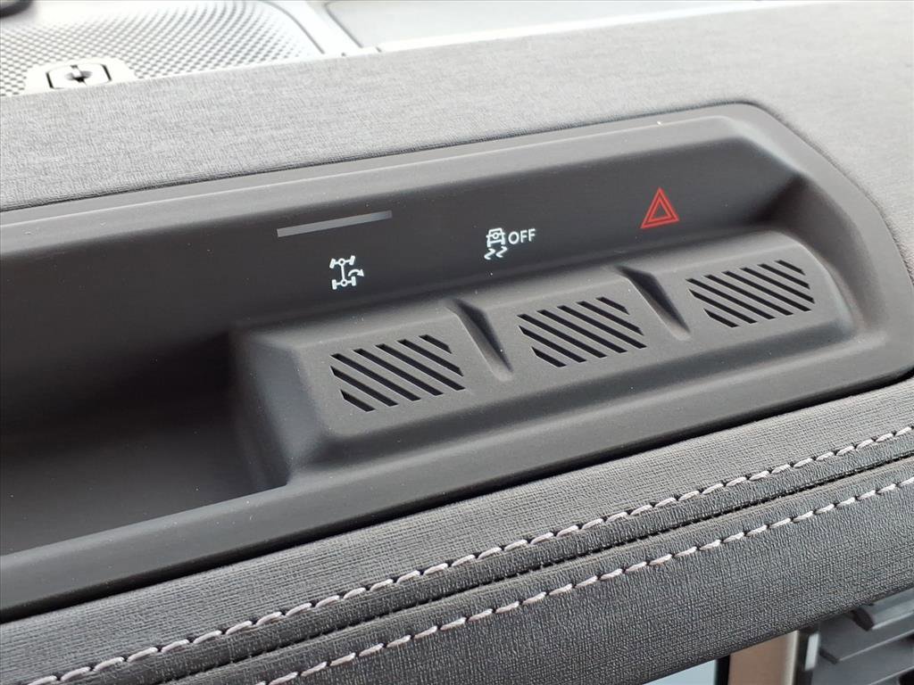 New 2025 Ford Bronco Outer Banks image 6