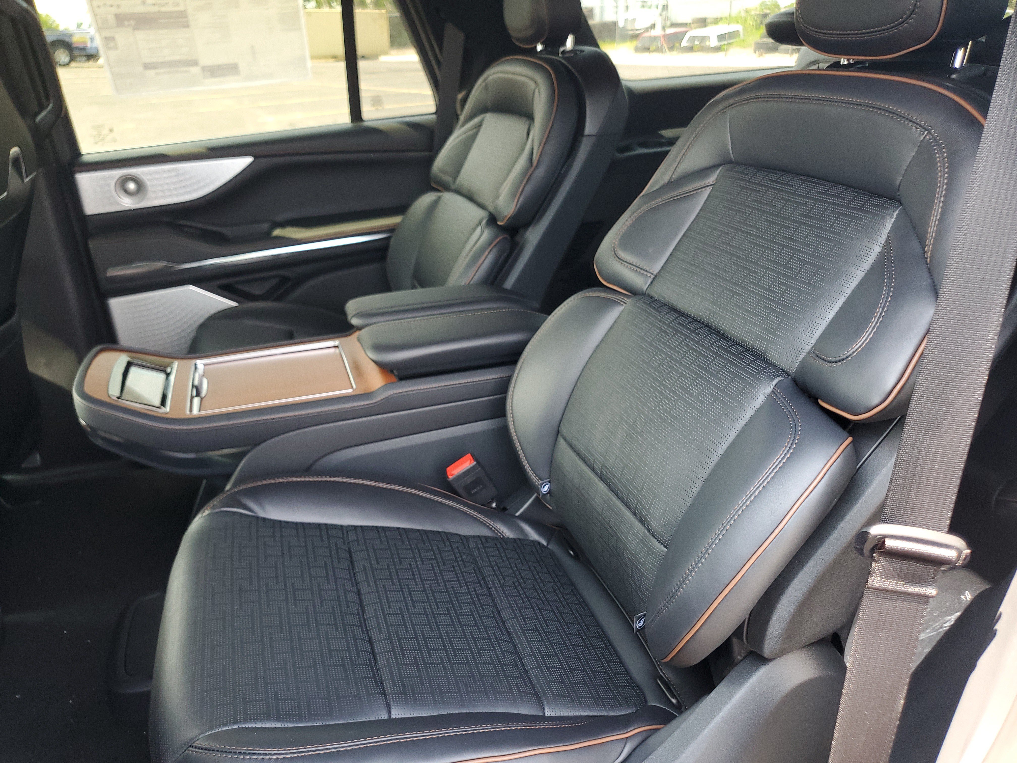 New 2027 Lincoln Navigator Black Label AWD/4WD image 30