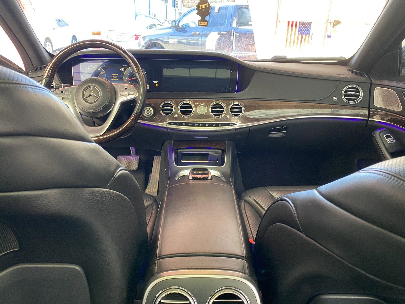 Used 2019 Mercedes-Benz S 560 4MATIC Sedan w/ Premium Package image 15