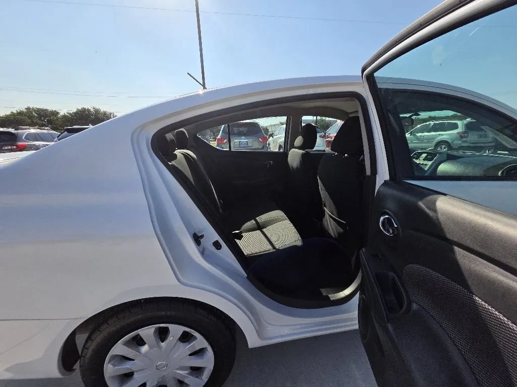 Used 2019 Nissan Versa SV FWD image 19
