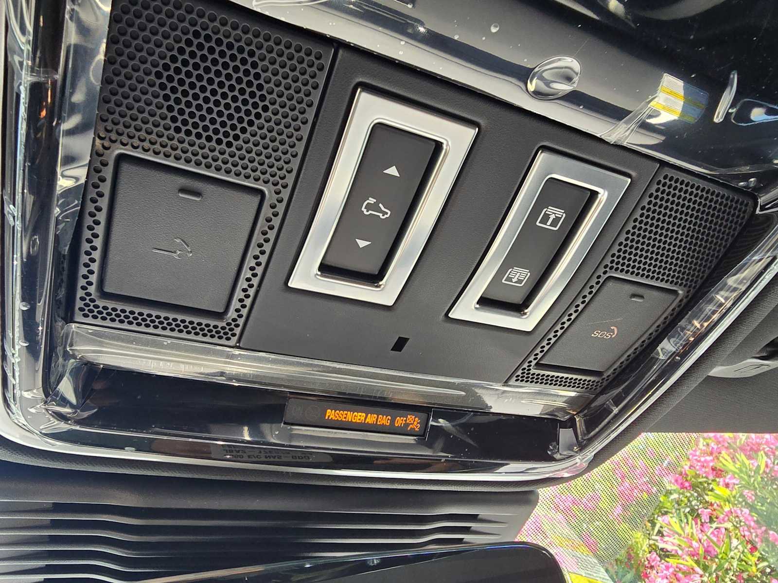 Certified 2026 Land Rover Range Rover Velar Dynamic SE image 33