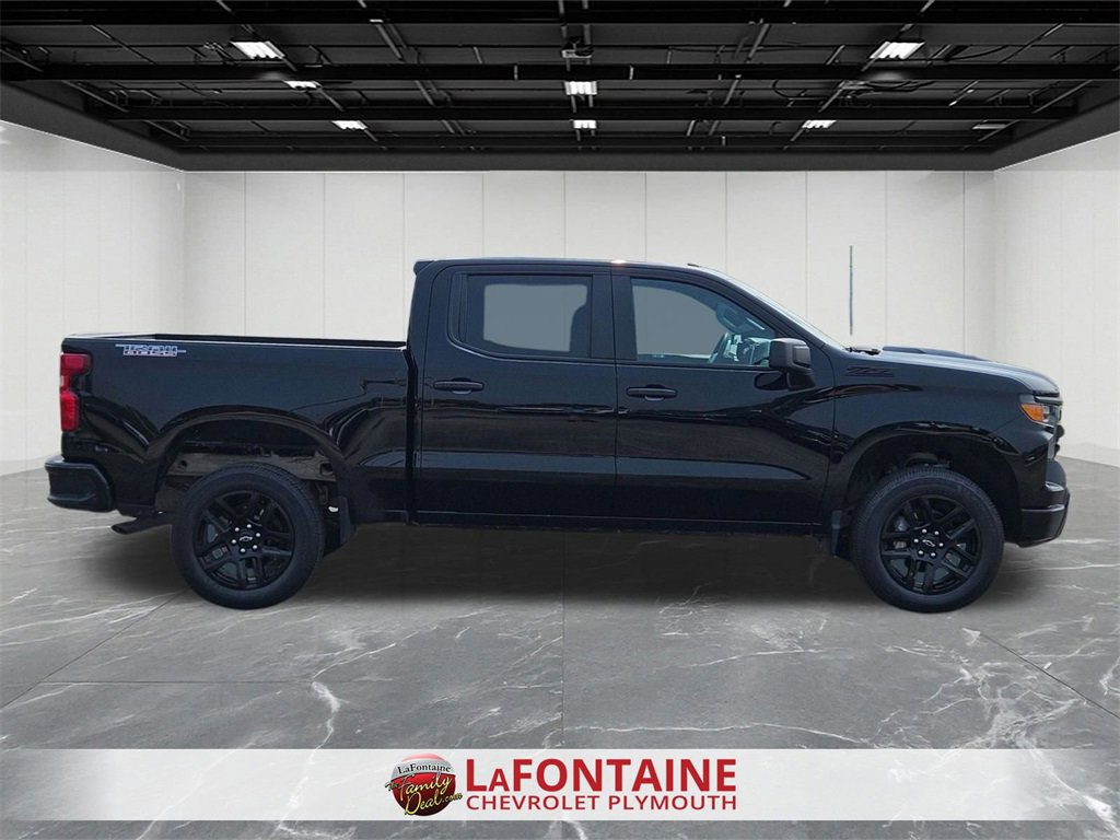 Used 2023 Chevrolet Silverado 1500 Custom Trail Boss w/ LPO, Dark Essentials Package image 9