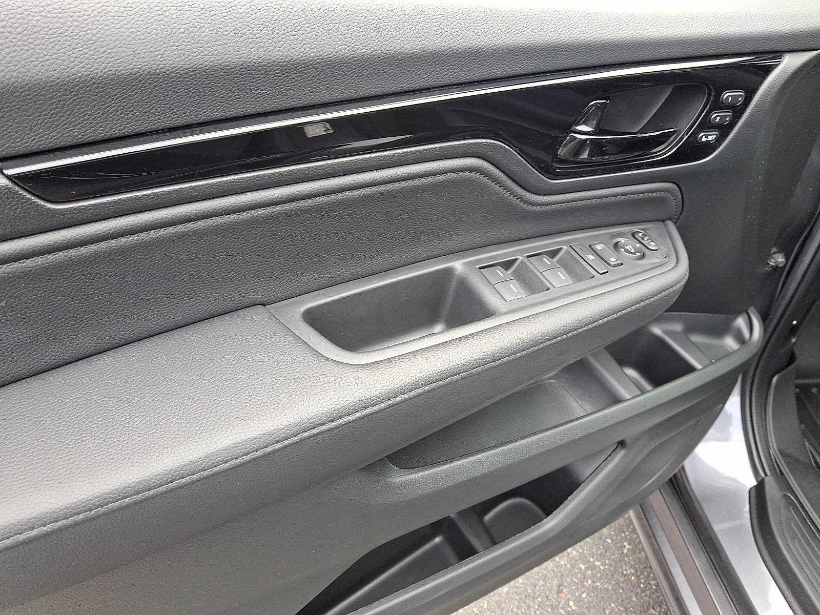 Certified 2024 Honda Odyssey Touring image 12