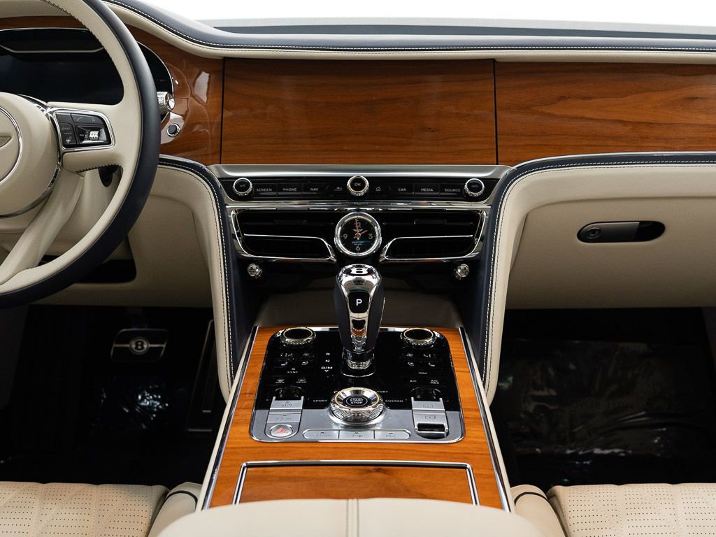 Certified 2024 Bentley Flying Spur Azure AWD/4WD image 32