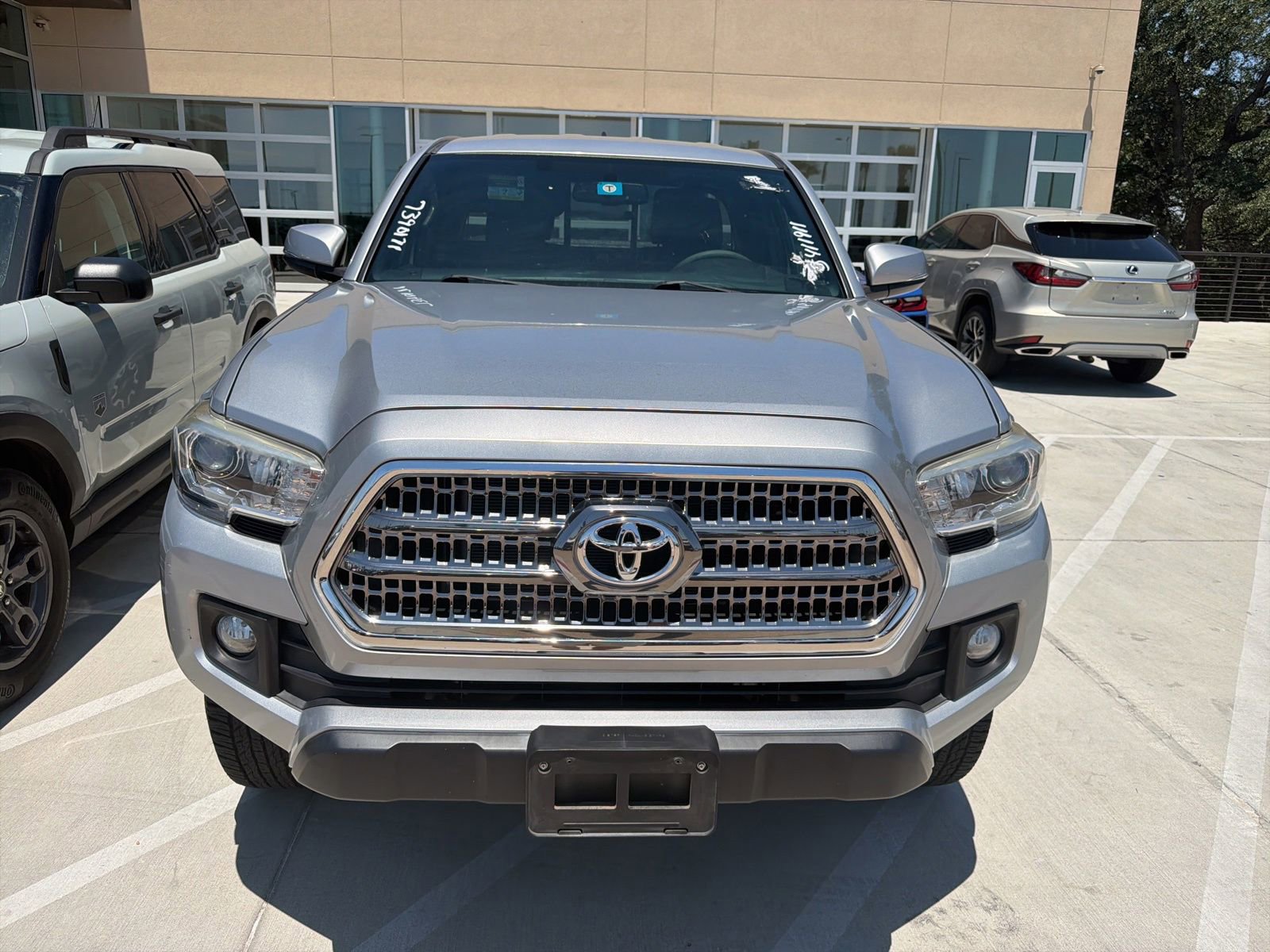 Used 2016 Toyota Tacoma TRD Off-Road w/ Towing Package AWD/4WD image 2