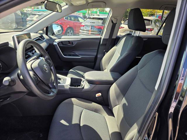 Used 2025 Toyota RAV4 LE AWD/4WD image 20