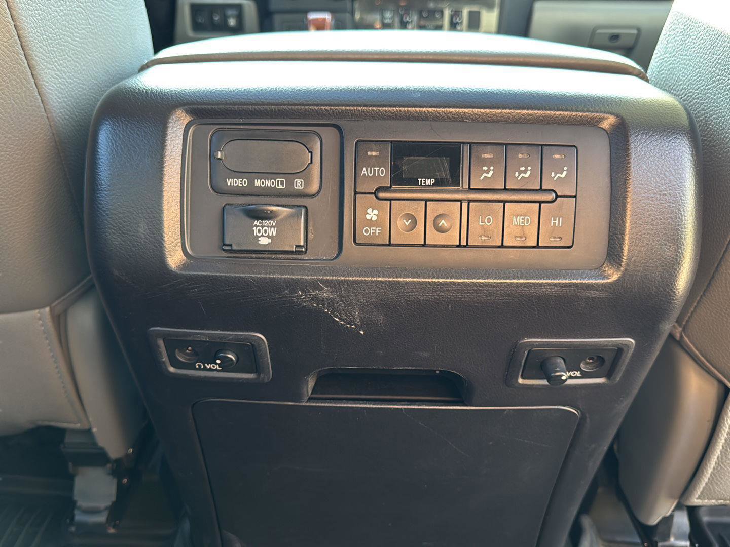 Used 2019 Toyota Sequoia Platinum AWD/4WD image 31