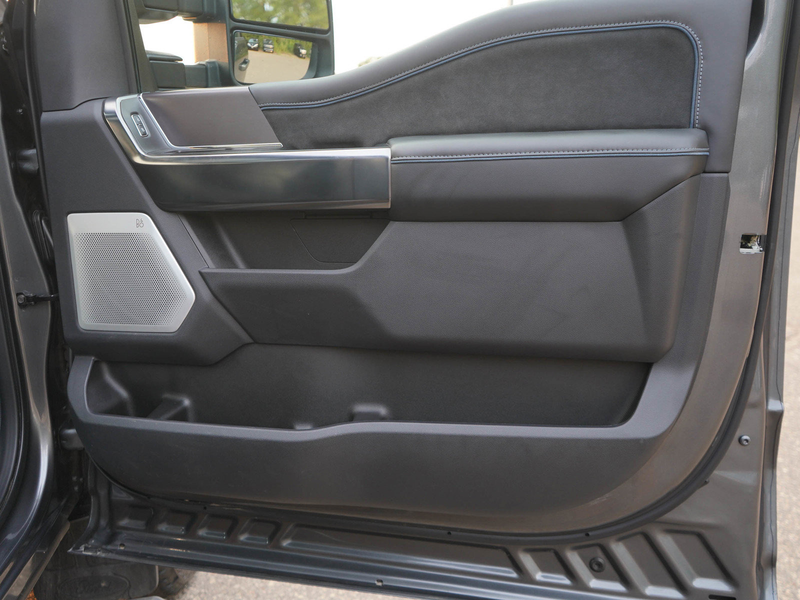 Used 2026 Ford F250 Platinum AWD/4WD image 9