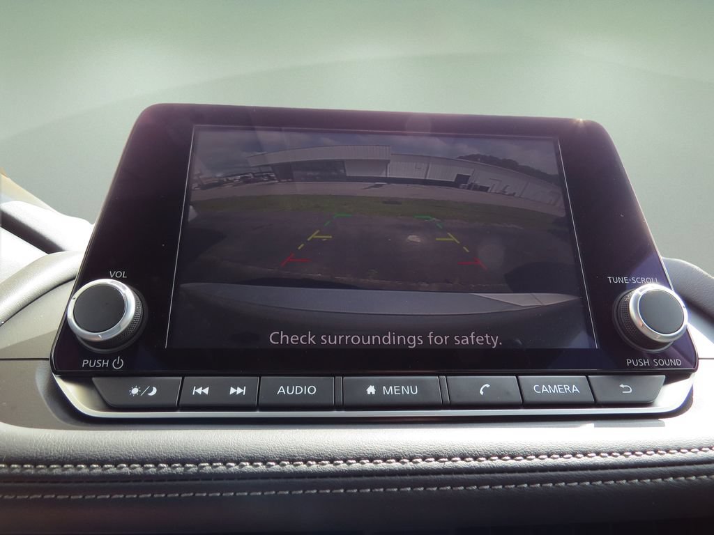 Used 2024 Nissan Rogue S FWD image 24