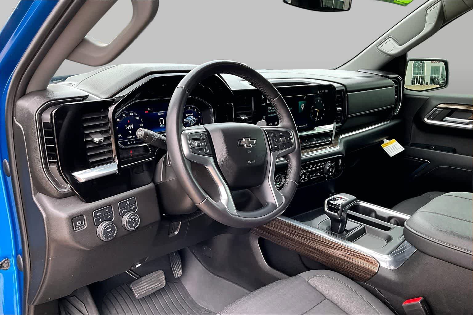 Used 2023 Chevrolet Silverado 1500 RST AWD/4WD image 17