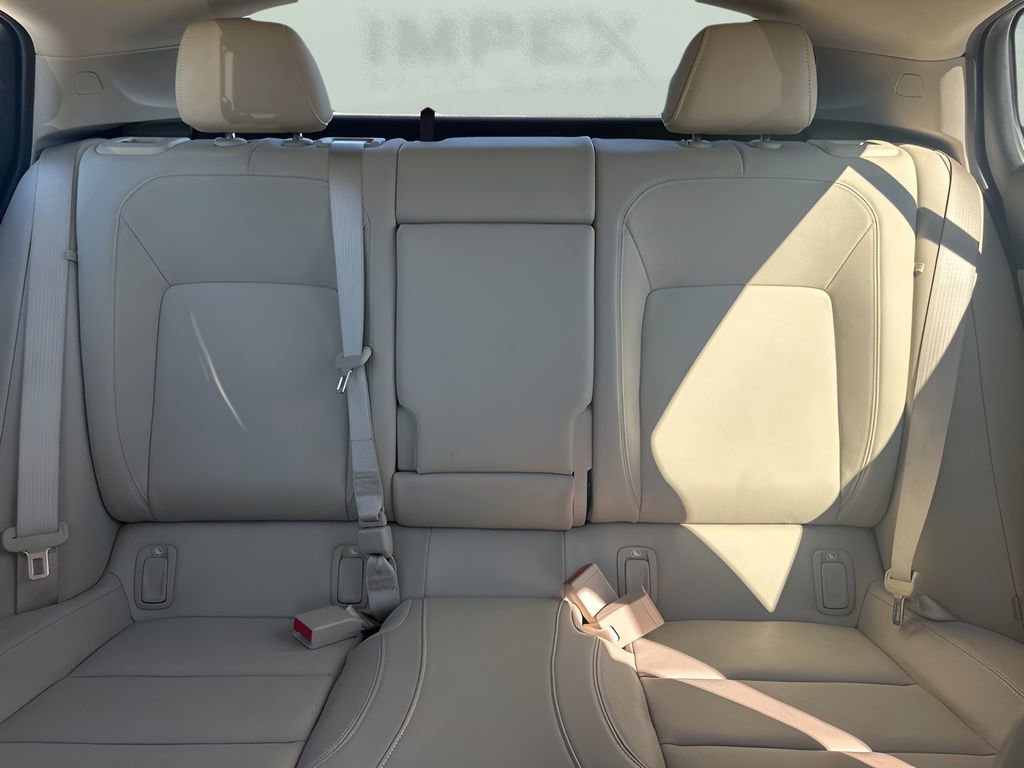 Used 2018 Buick Regal Essence image 11