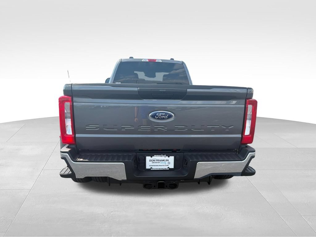 New 2026 Ford F350 XLT w/ FX4 Off-Road Package AWD/4WD image 13