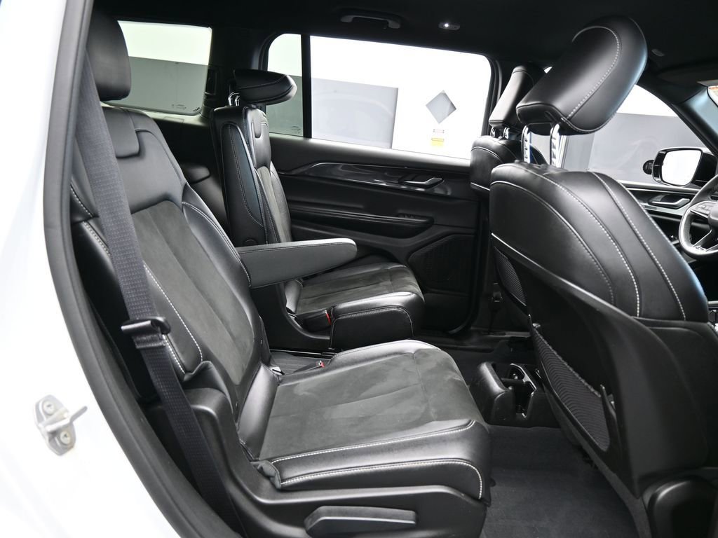 Used 2023 Jeep Grand Cherokee L Laredo RWD image 42