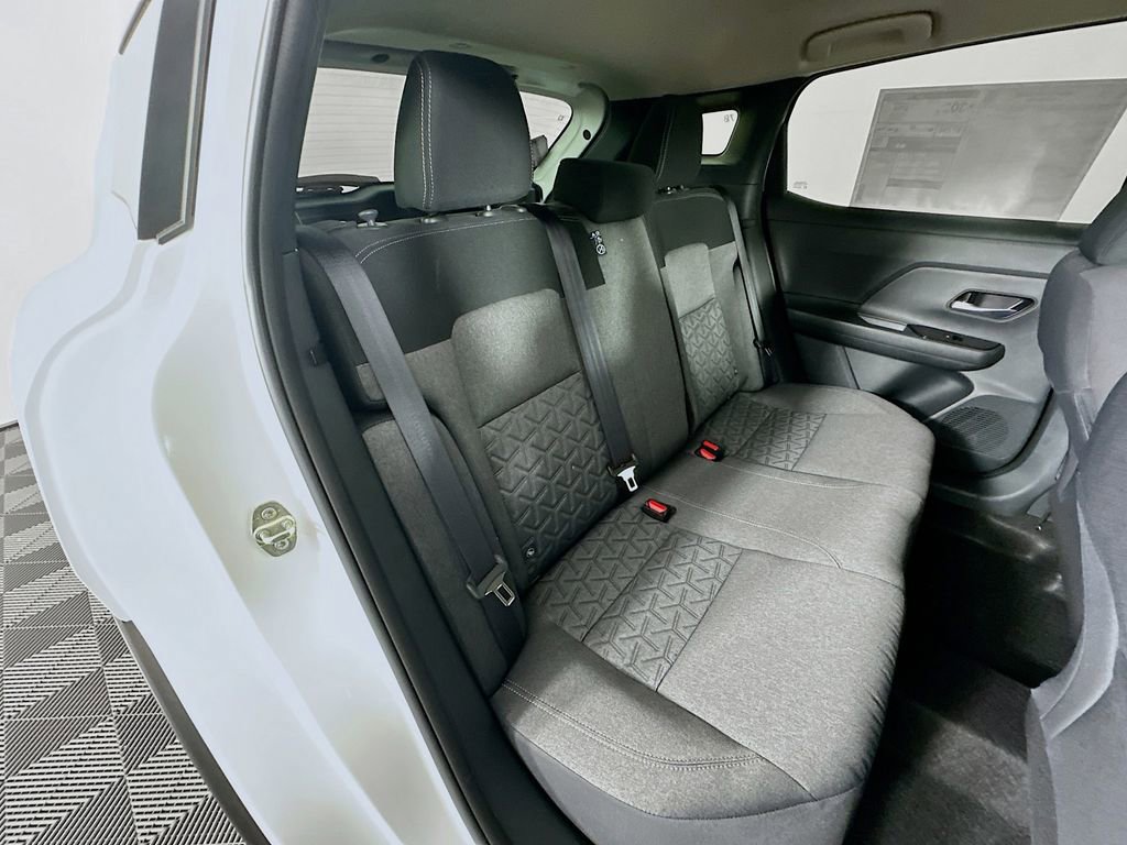 Certified 2025 Nissan Kicks SV AWD/4WD image 31