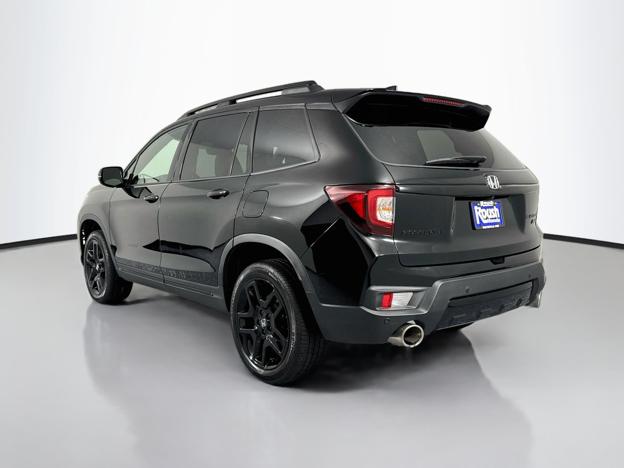 Certified 2025 Honda Passport Black Edition image 7