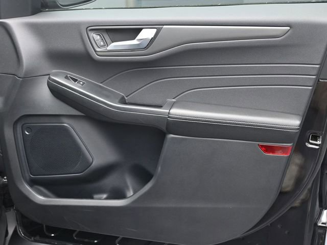 Used 2025 Ford Escape SE image 34