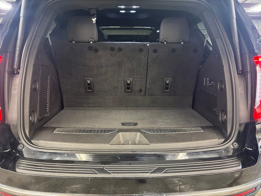 Used 2021 GMC Yukon Denali w/ Denali Premium Package image 28