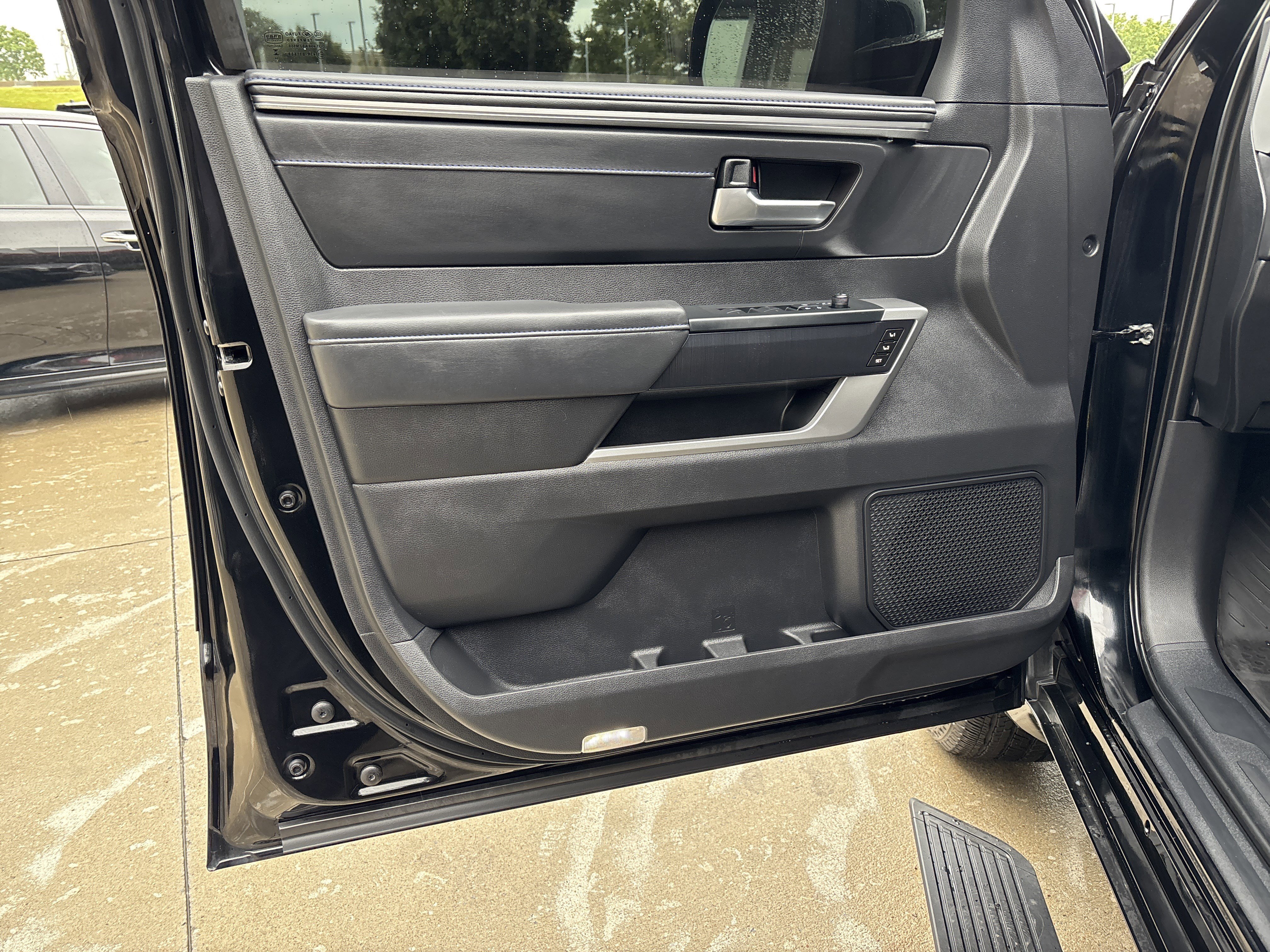 Used 2025 Toyota Tundra Platinum AWD/4WD image 13