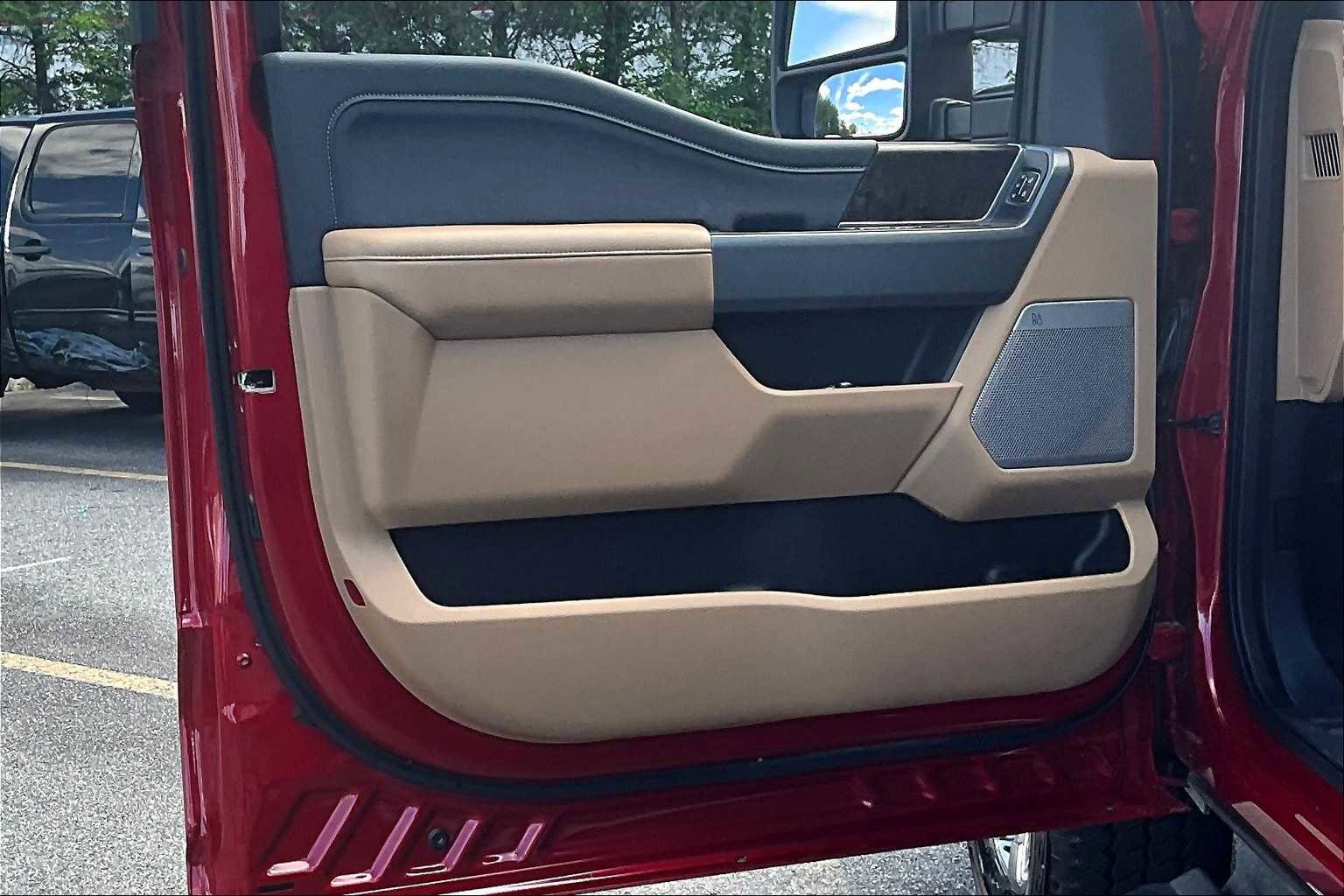 Used 2024 Ford F250 Lariat w/ Chrome Package image 20