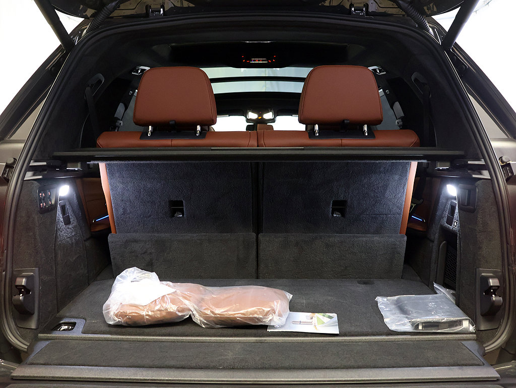 Used 2026 BMW X7 xDrive40i w/ M Sport Package AWD/4WD image 33