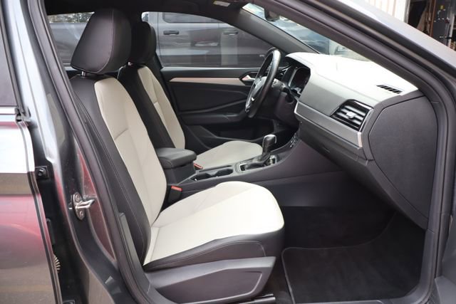 Used 2020 Volkswagen Jetta R-Line w/ R-Line Cold Weather Package image 41
