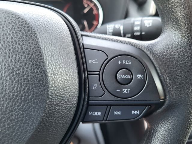 Used 2025 Toyota RAV4 XLE image 18