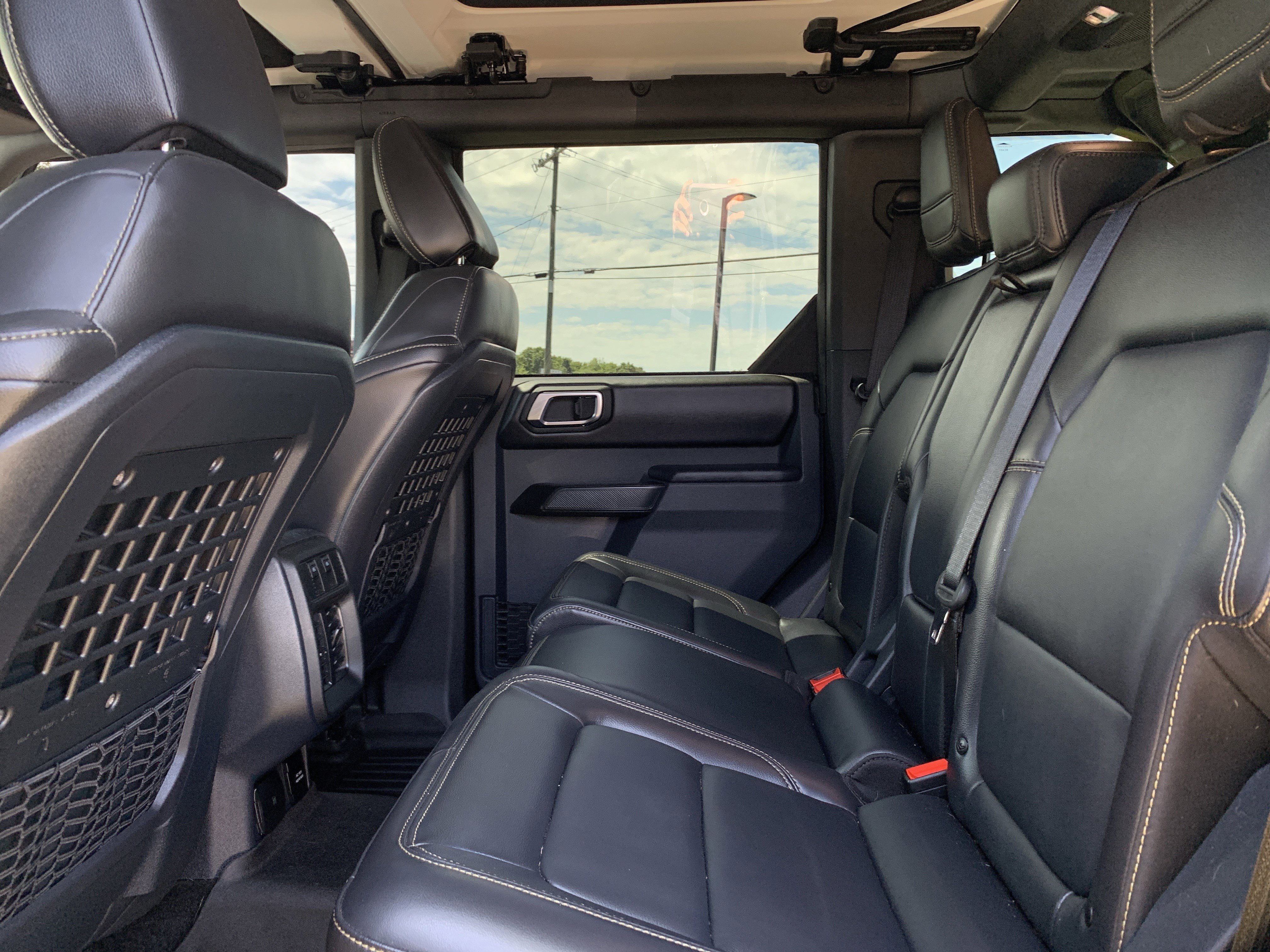 Used 2025 Ford Bronco Badlands AWD/4WD image 32