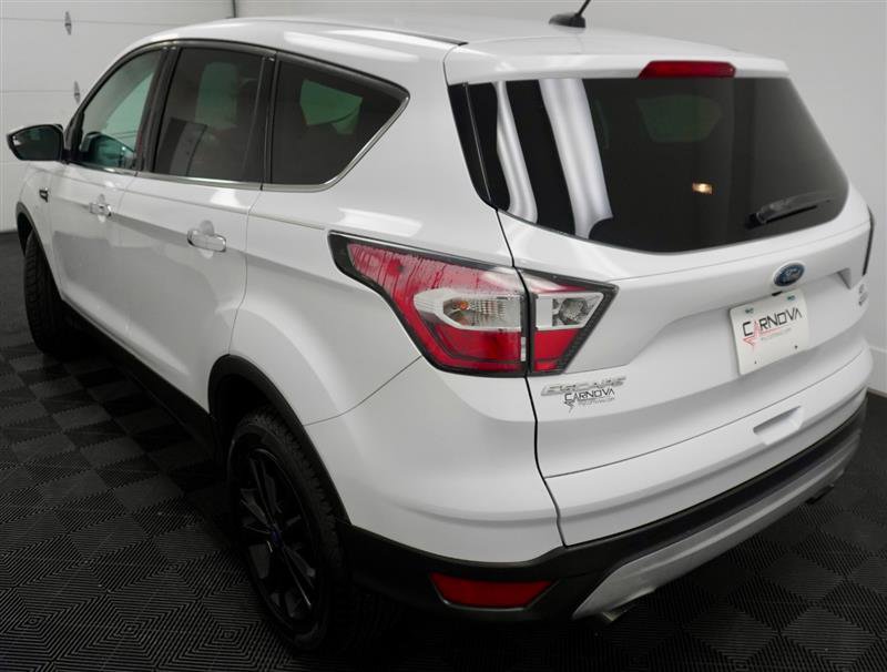 Used 2017 Ford Escape SE FWD image 6