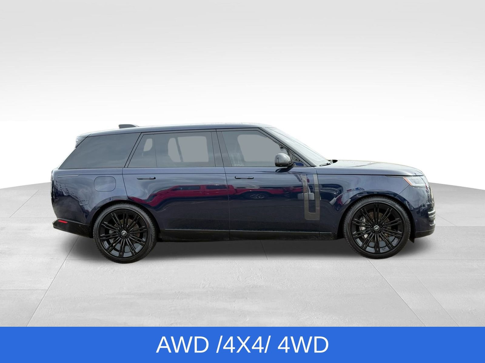 Used 2023 Land Rover Range Rover Long Wheelbase SE image 12