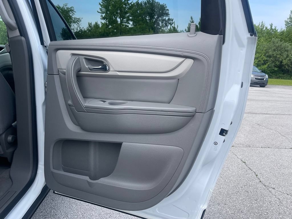 Used 2017 Chevrolet Traverse LS FWD image 18