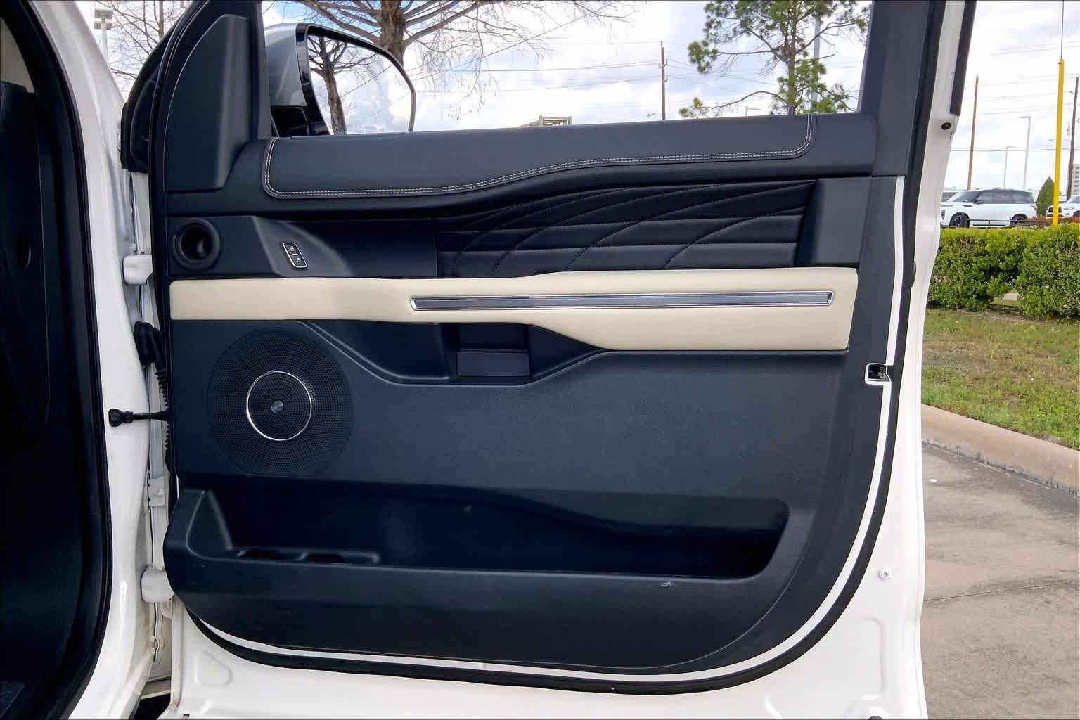 Used 2018 Ford Expedition Platinum RWD image 22