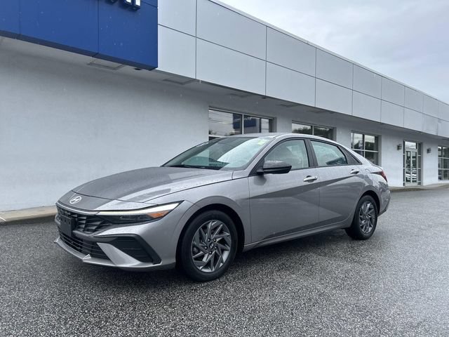 Certified 2024 Hyundai Elantra SEL FWD image 7
