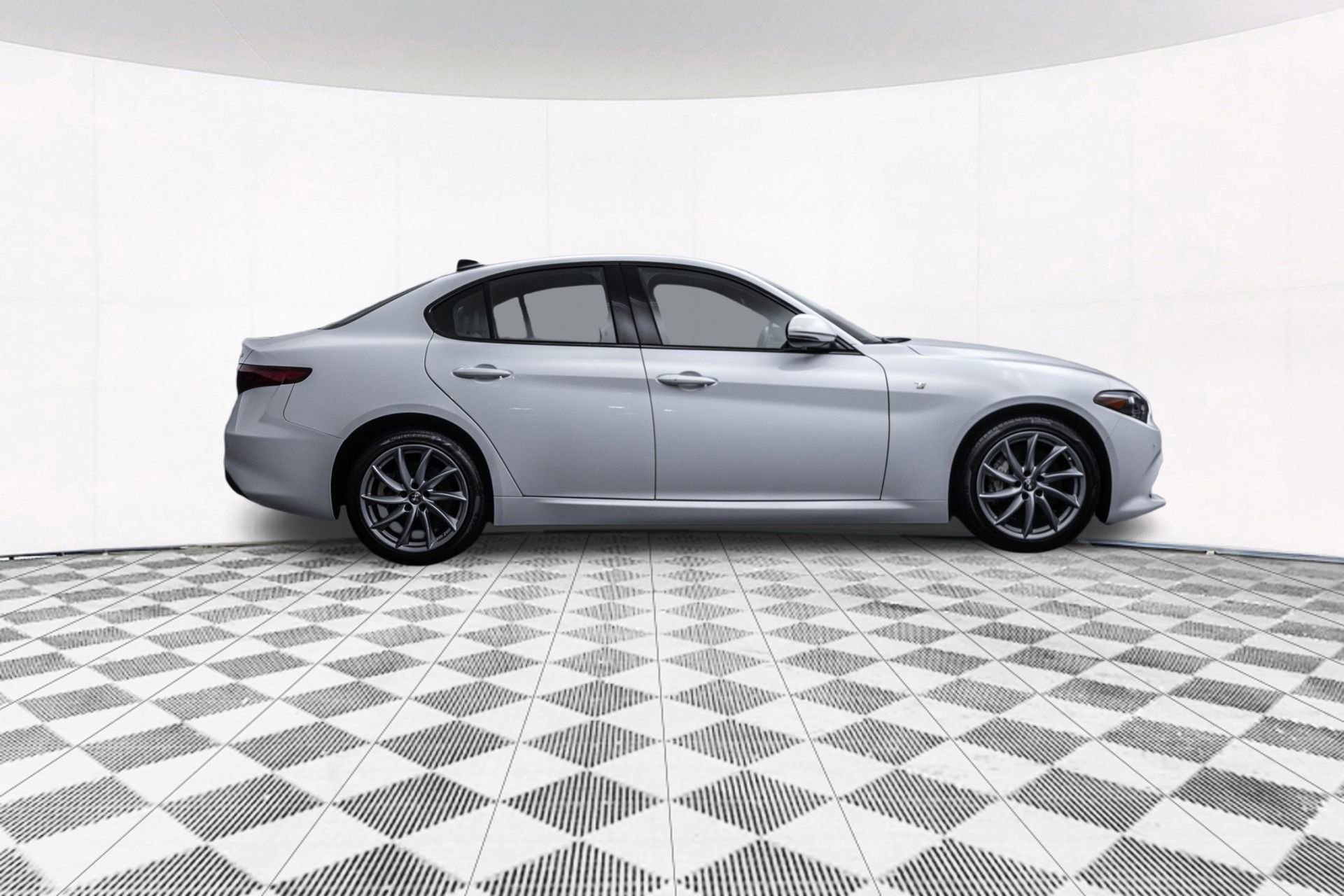 Used 2022 Alfa Romeo Giulia Ti image 13