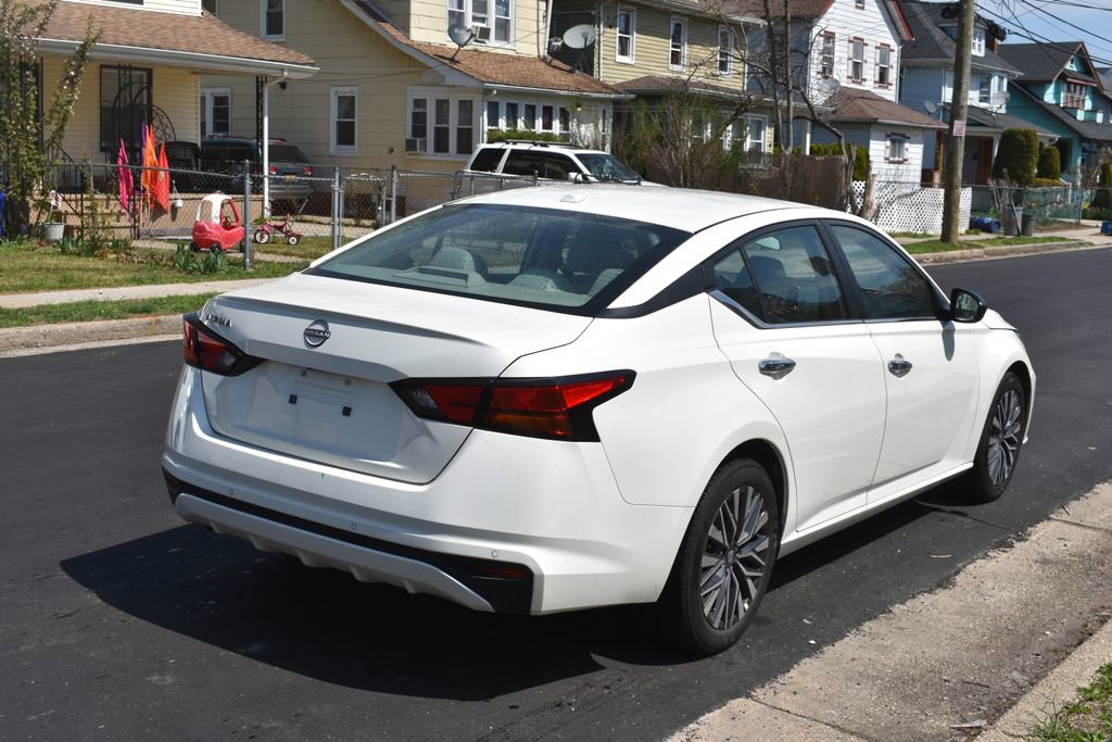 Used 2025 Nissan Altima 2.5 SV image 5