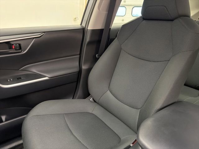 Used 2025 Toyota RAV4 LE FWD image 15