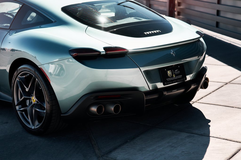 Used 2022 Ferrari Roma image 9