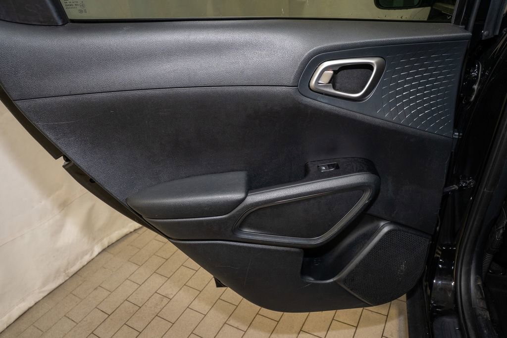 Used 2021 Kia Soul S image 8