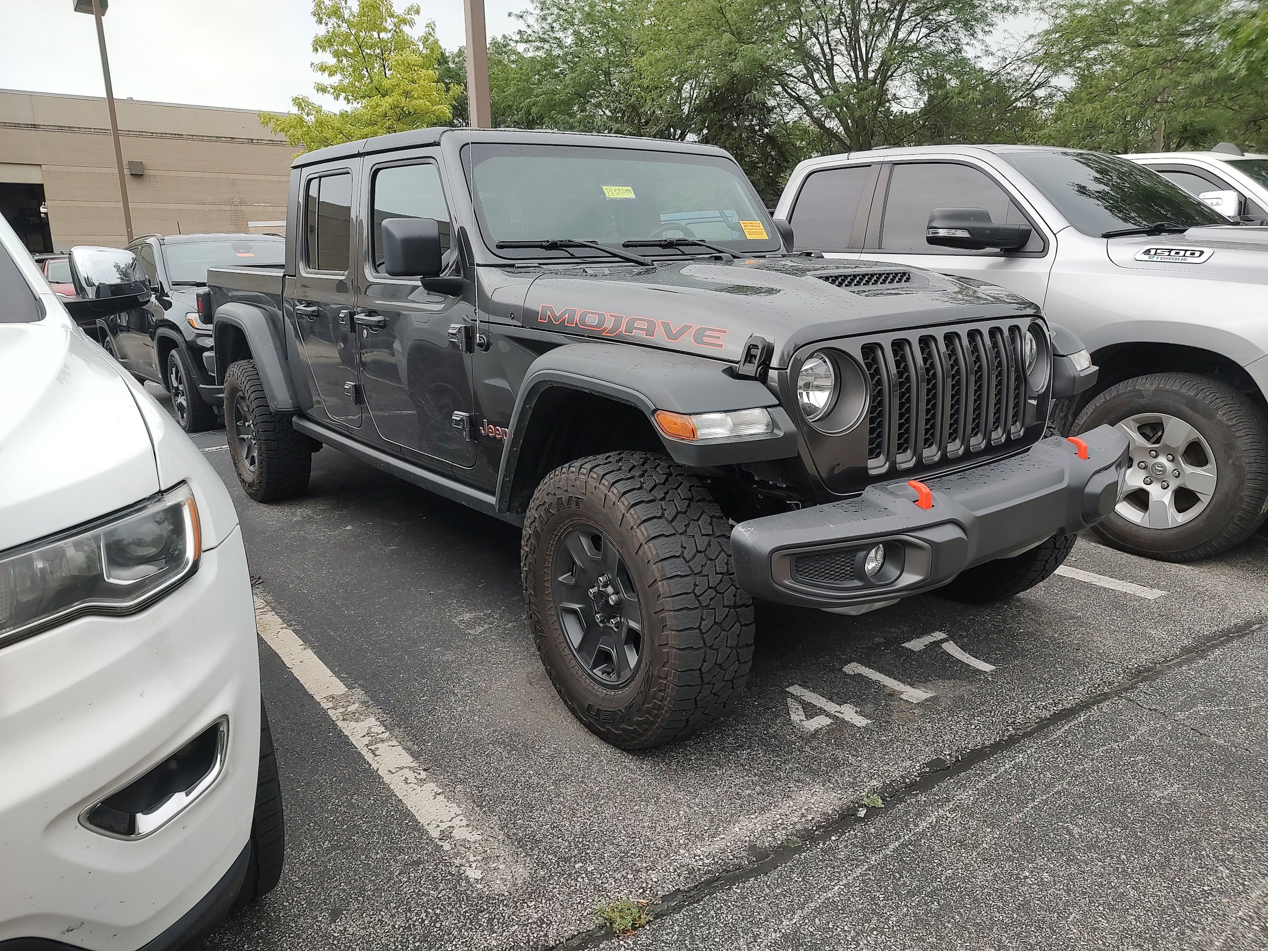 Used 2023 Jeep Gladiator Mojave AWD/4WD image 1