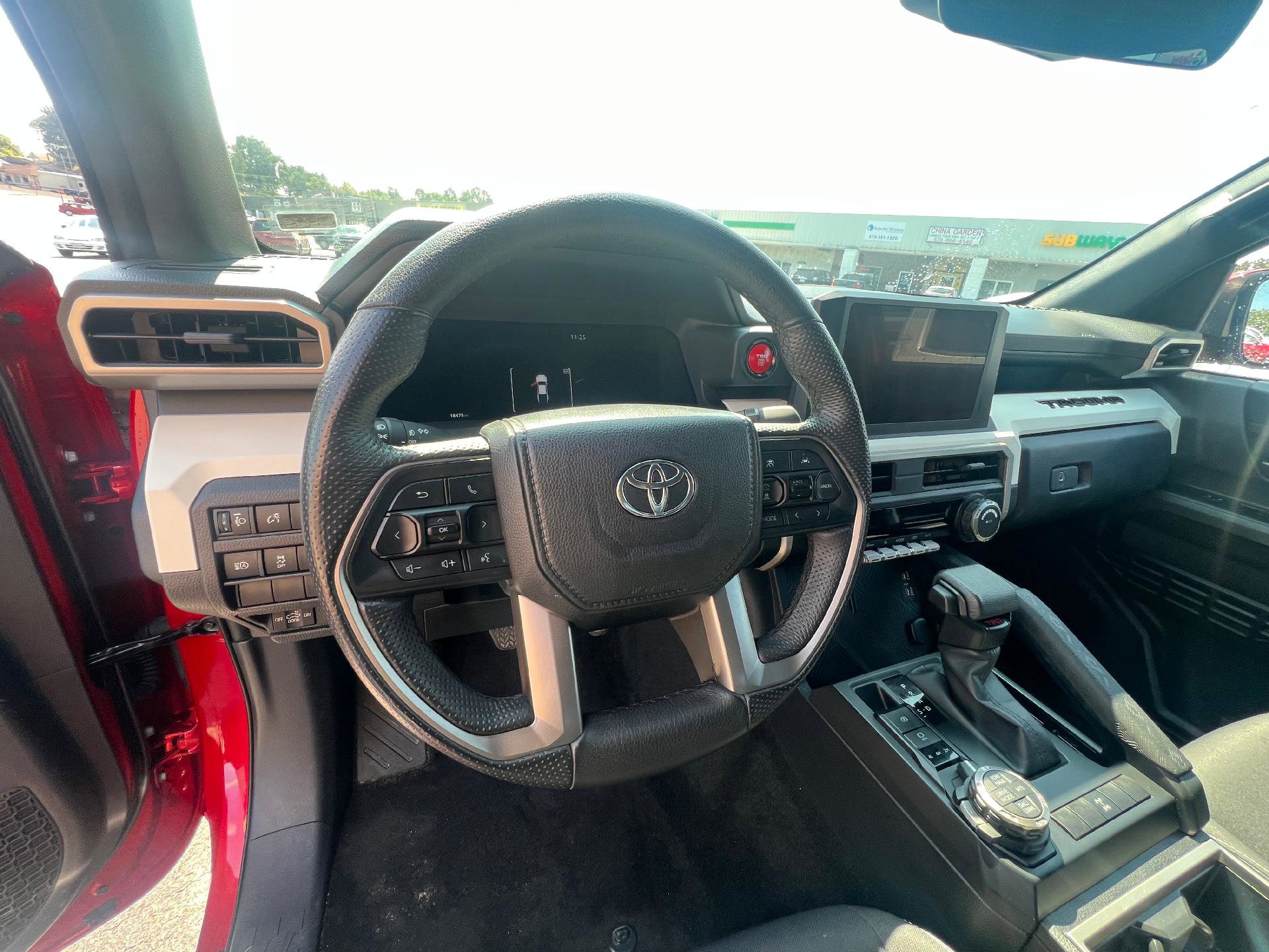 Used 2024 Toyota Tacoma TRD Sport image 9