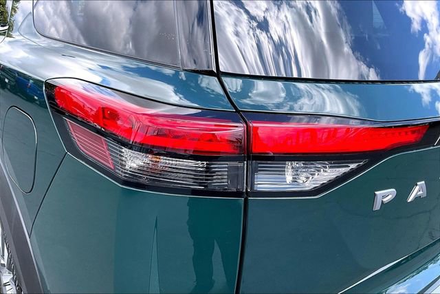 Certified 2025 Nissan Pathfinder SL FWD image 23