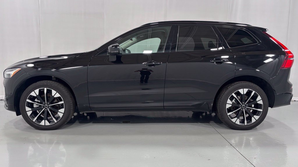 Certified 2026 Volvo XC60 B5 Plus AWD/4WD image 9