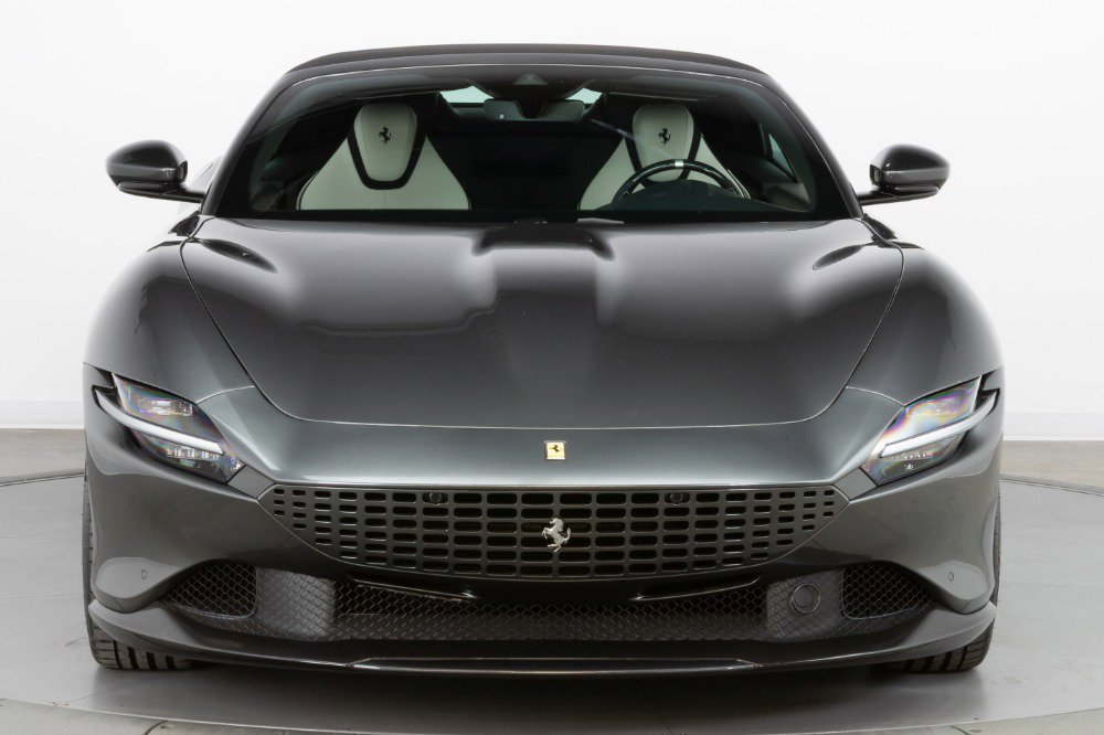 Used 2024 Ferrari Roma Spider image 18