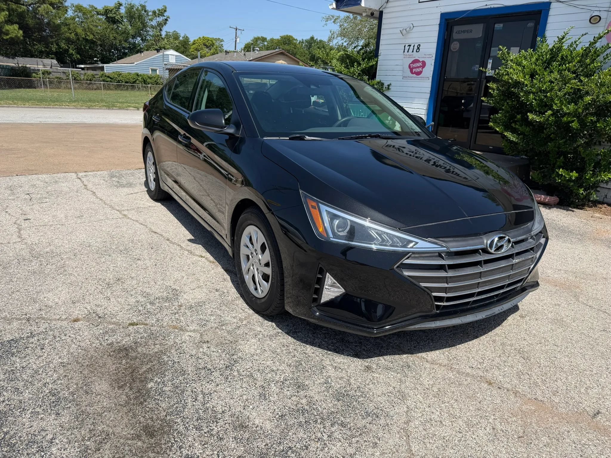 Used 2020 Hyundai Elantra SE w/ Cargo Package (C1) FWD image 3