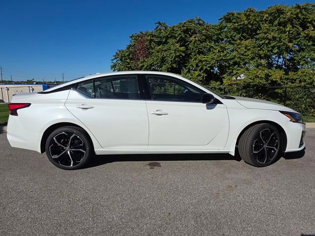 New 2025 Nissan Altima 2.5 SR w/ SR Premium Package image 22