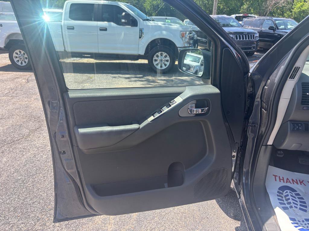 Used 2012 Nissan Pathfinder S RWD image 11